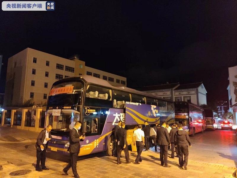 云南瑞丽设立定点收治医院已备好床位80张 大理200名医护人员连夜支援一线